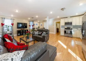 Spacious 4BR 4BR Family House Near Beach & Boston - Image 2