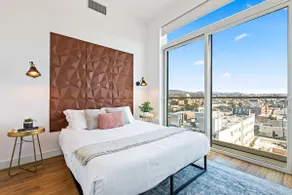The Bliss Suites-Top Floor W/Epic Views + Parking - Image 2
