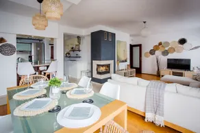 220 sqm 3-Bedroom/Bathroom Double Parking - Image 3