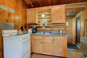 Wildwood Cabin, Great In Town Location - Image 4