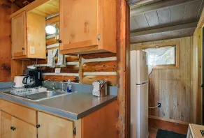 Wildwood Cabin, Great In Town Location - Image 5