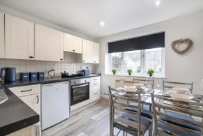 2 Double Bedrooms - Image 5