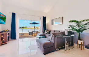 Spacious home with Majestic view - Image 4