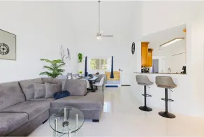 Spacious home with Majestic view - Image 2