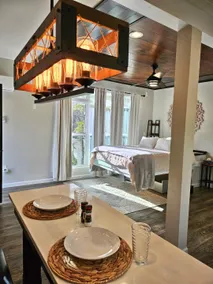 Intimate home in the treetops w/ creekside hot tub - Image 3
