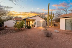 Beautiful Western Style 4 Bedroom Home Epic - Image 2