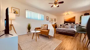Modern Loft Style Retreat AC Steps to Trader Joe's - Image 2