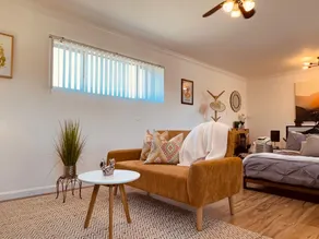 Modern Loft Style Retreat AC Steps to Trader Joe's - Image 5