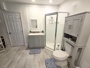 Rose Guest Private Suite. Central location! - Image 4
