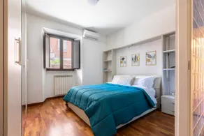Occidental Aurelia - Image 4