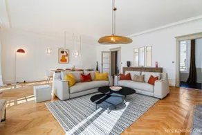 Nice Renting - VICTOR - Historic Palace Luxury 3 Bedrooms - Image 2