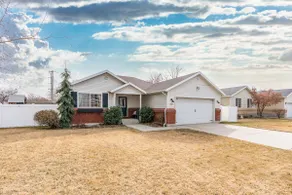 5 Bedroom Home in Ft. Union - Image 3