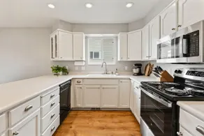 5 Bedroom Home in Ft. Union - Image 5