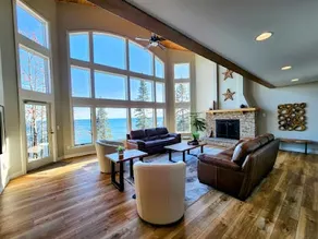 New! Lakefront on Lake Superior - Image 2