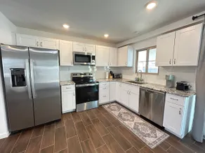 Cozy 3BR Stay w/ Pool - Image 3