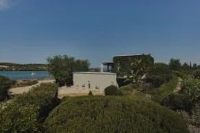 The House before the Lake - Image 2