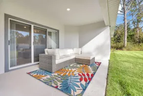 King bed, 2 car garage, 2 large TVs, Seclusion - Image 5