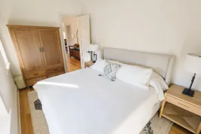 2 bedroom in historic building - Image 3
