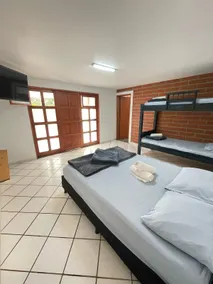 Hotel with a swimming pool and a shared Jacuzzi - Image 2