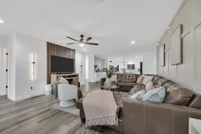 Beautiful Large 4-Bedroom Home w/Office near ASU - Image 2