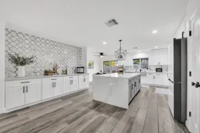 Beautiful Large 4-Bedroom Home w/Office near ASU - Image 4