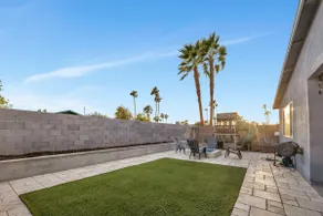 Beautiful Large 4-Bedroom Home w/Office near ASU - Image 3