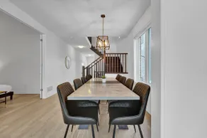Massive 8 Bed Luxury Estate with 65 inch TV and Free Parking - Image 4