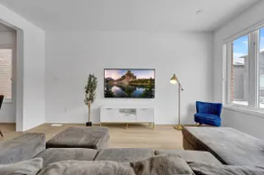 Massive 8 Bed Luxury Estate with 65 inch TV and Free Parking - Image 2