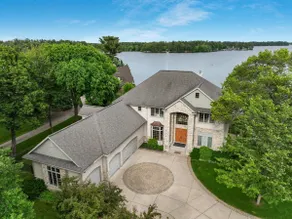 Luxury Private Lakefront Home on Lake Chetek - Image 5