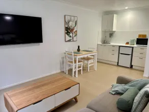 Deluxe Studio on Parkwood - Image 3