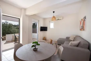 Anna Plaka Apartment - Image 5