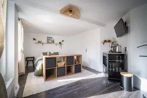 Hyper Center Studio - no kitchen - 2 people - Image 5