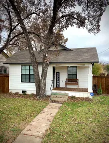 LadyFace Cottage: Near Magnolia - Image 2