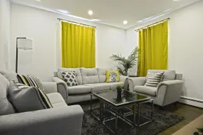Downtown Prestige: Parking, King Bed, Sleeps 6 - Image 2