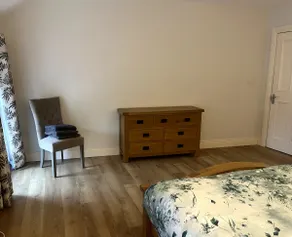 4 bedroom apartment, self catering. Above pub/bar - Image 3