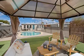 1 Mile to UofA & Downtown | 4 bdrm | Heated Pool - Image 2