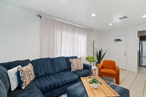 1 Mile to UofA & Downtown | 4 bdrm | Heated Pool - Image 4