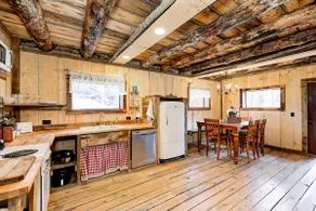 3.5 acre waterfront cabin w Htub - Image 5