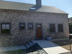 Quiet 5-bedroom house with garden - Image 2