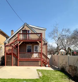 Private Jefferson Park Home - Image 3