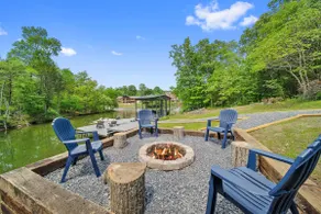 Lakefront Cabin in Private Cove - Image 2