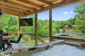 Lakefront Cabin in Private Cove - Image 4