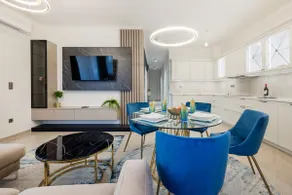 Stylish Ground-Floor Comfort w Terrace & Parking - Image 5