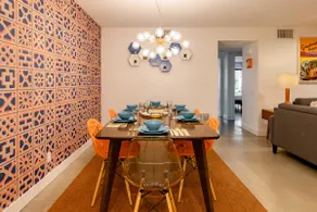 Fabulous place with two pools - walk to everything - Image 3