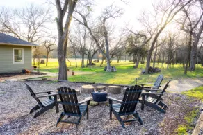 Cinema/Games | Firepit | Near Venues & Attractions - Image 2