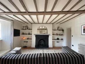 Sunny Artisan Retreat Grade II Listed - Flat2 - Image 2