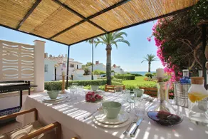 Beachfront 2 bedroom townhouse, great seaview - Image 2