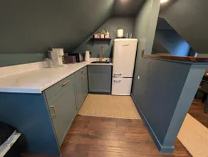 Cozy Loft Retreat- Walk to Liberty Mountain Resort - Image 3