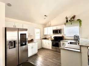 Boho-chic whole house Downtown Conway - Image 3