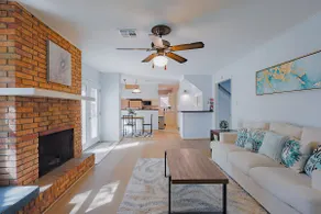 5BR Home * Hi-Speed Wifi * King suit * Fire Pit - Image 2